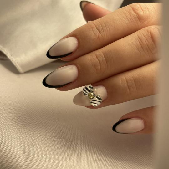 Honey #podgorica Nadogradnja noktiju Nadogradnja noktiju tipsama(sve duzine)