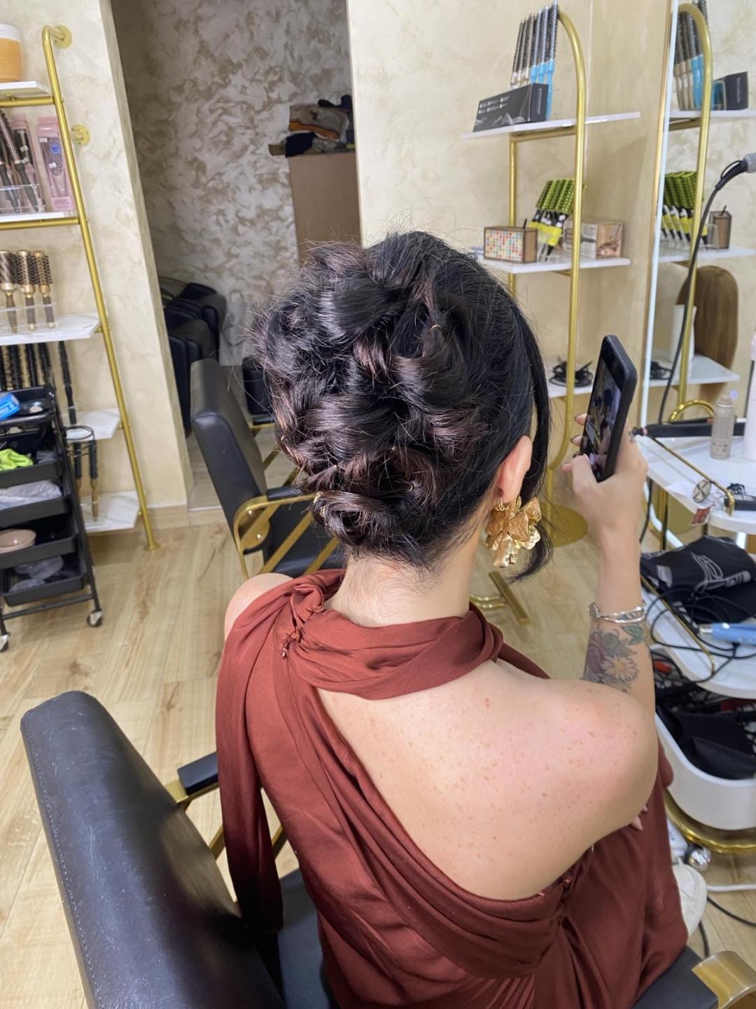 Bloom Beauty Centar #podgorica Svečane i frizure za svadbu Svečana frizura - jednostavna