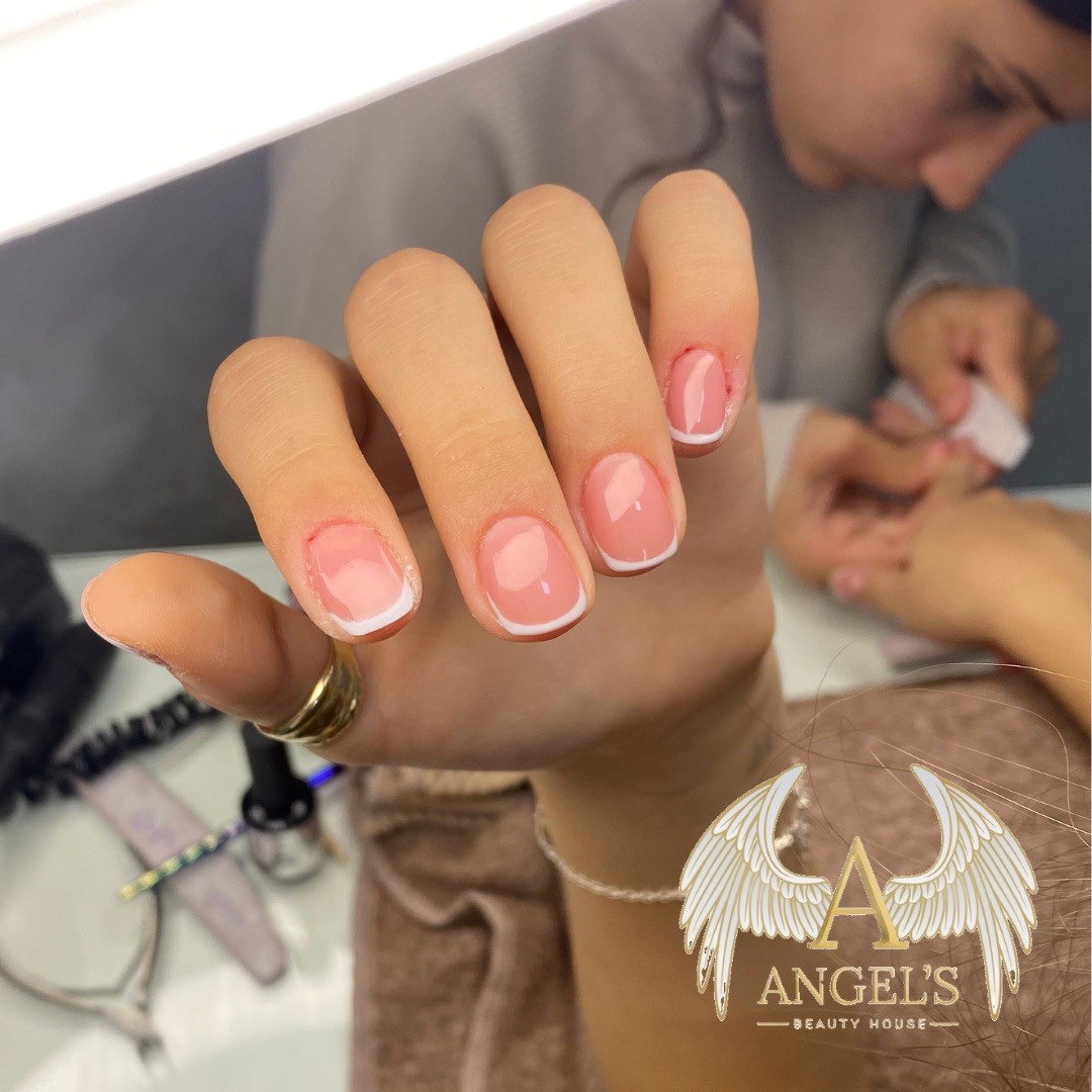 Angels Beauty House #podgorica Izlivanje noktiju Izlivanje noktiju gelom - S dužina