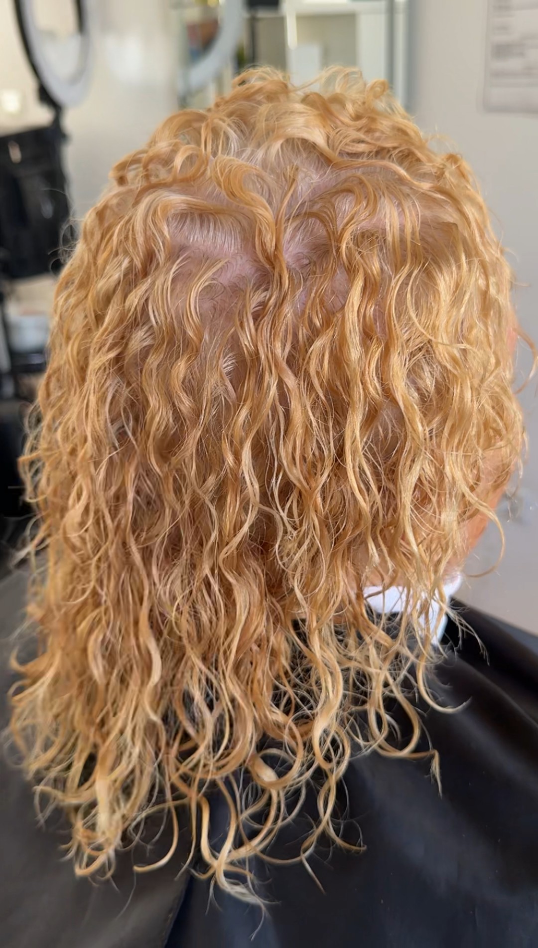 Amandi #budva Minival Minival - kosa srednje dužine