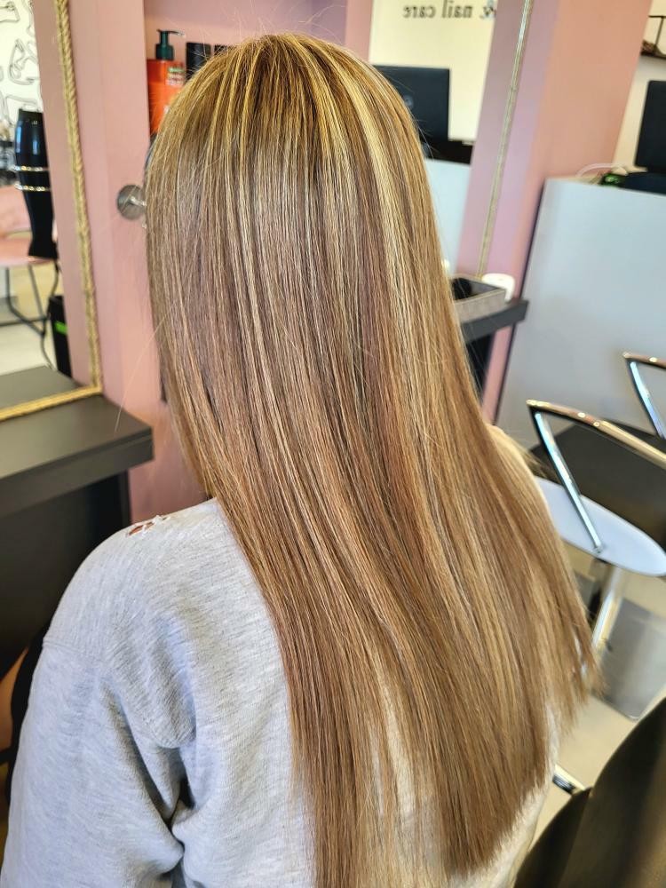 Honey #podgorica Ombre, sombre, balayage Balayage + toniranje + feniranje - duga kosa