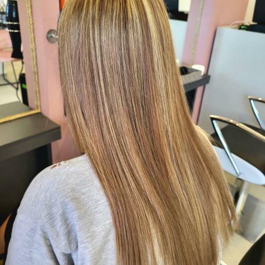 Honey #podgorica Ombre, sombre, balayage Balayage + toniranje + feniranje - duga kosa
