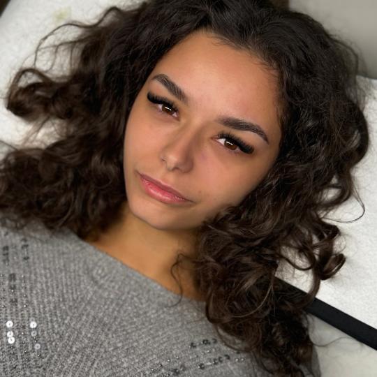 Glossed Beauty #podgorica Nadogradnja trepavica Nadogradnja svilenih trepavica - mega volumen