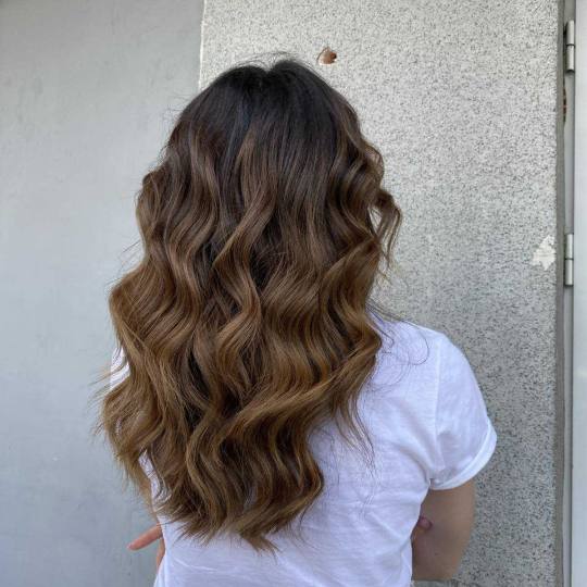 ID Hair #tivat Feniranje i stilizovanje Feniranje na talase - kosa srednje dužine nijansiranje,tala