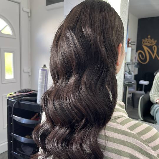 Beautysalon_marija #podgorica Feniranje i stilizovanje Feniranje na talase - kosa srednje dužine Ta