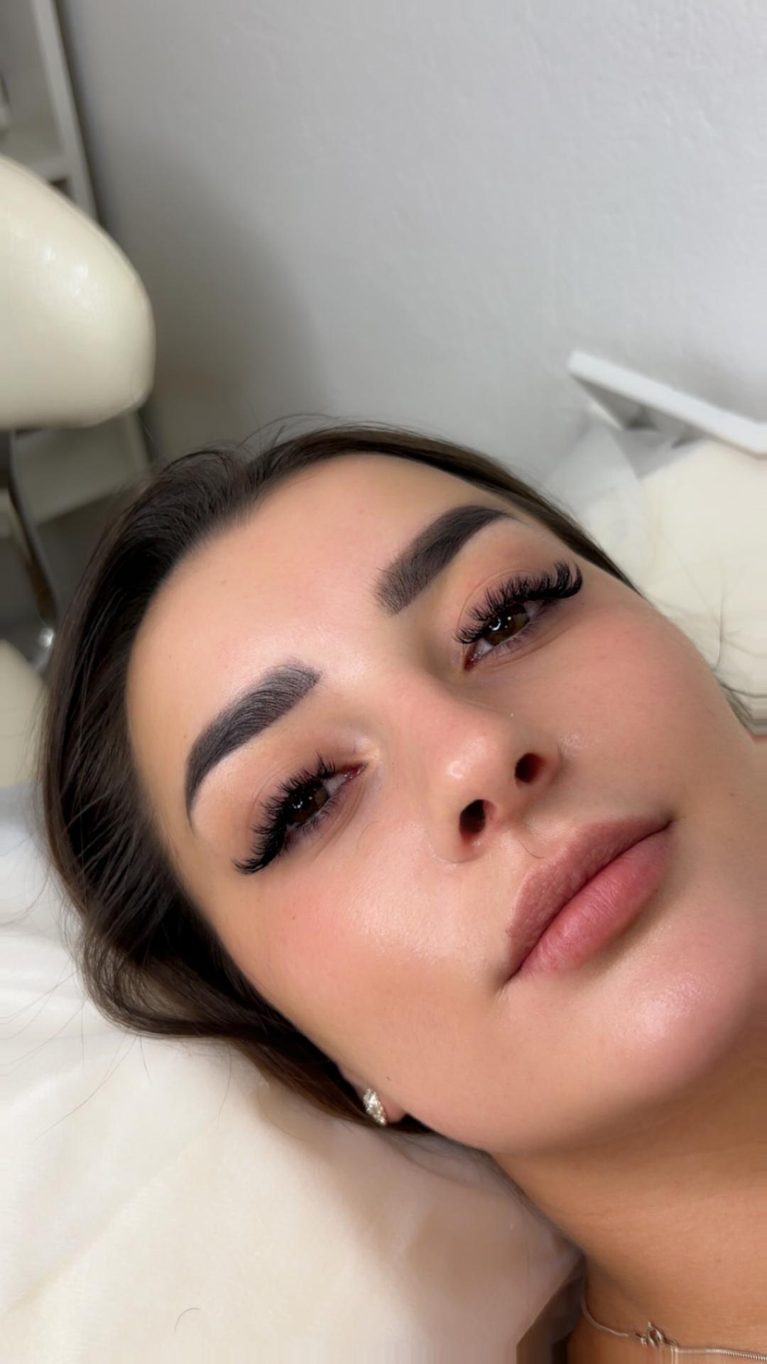 Glamour beauty studio #niksic Nadogradnja trepavica Nadogradnja svilenih trepavica
