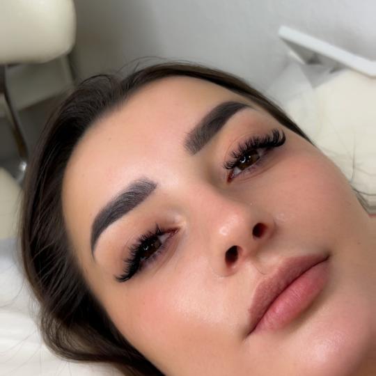 Glamour beauty studio #niksic Nadogradnja trepavica Nadogradnja svilenih trepavica