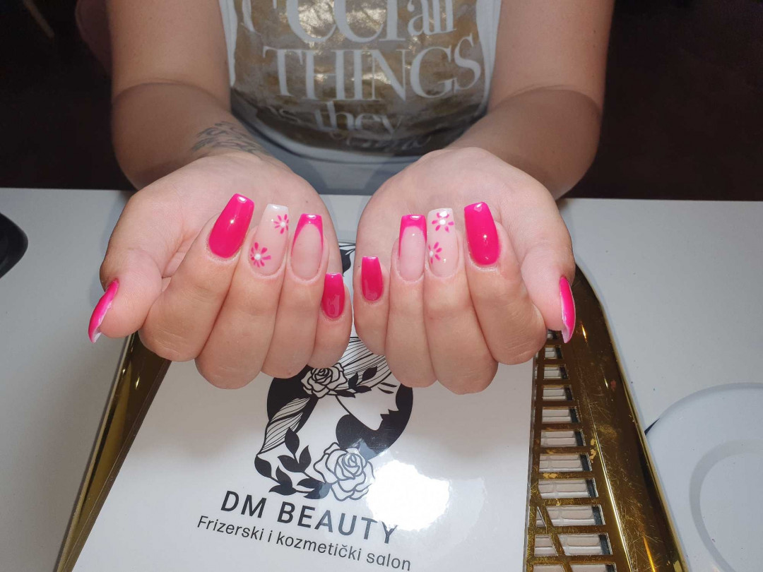 Nadogradnja noktiju tipsama - L dužina - Dm beauty, Podgorica Nadogradnja noktiju Nokti Nadogradnja noktiju, Podgorica, Centar
