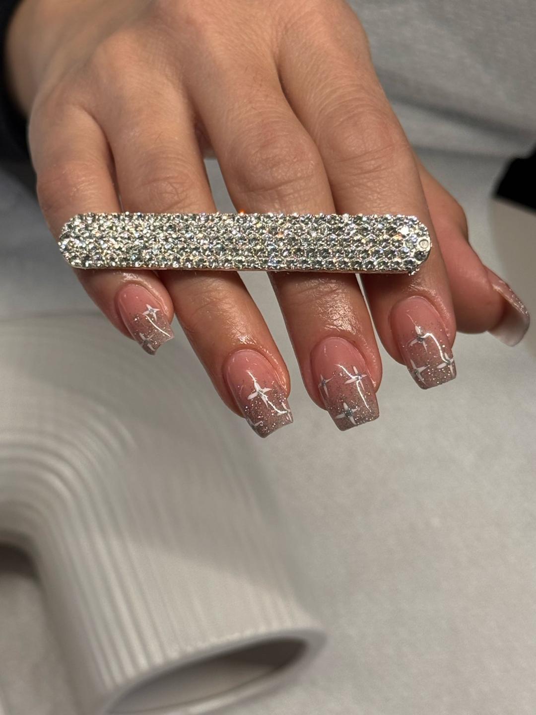 Akademija za estetiku i kozmetologiju Sara #podgorica Korekcija noktiju Korekcija noktiju gelom - S / M dužina