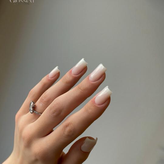 Glossed Beauty #podgorica Izlivanje noktiju Izlivanje noktiju gelom - S / M dužina