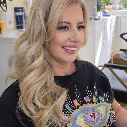 Bloom Beauty Centar #podgorica Make-up / šminkanje Profesionalno šminkanje - svečana šminka Prof