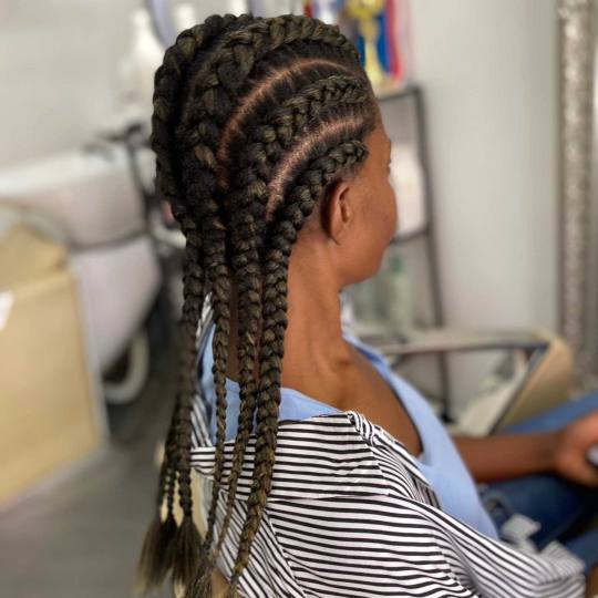 ID Hair #tivat Feniranje i stilizovanje Feniranje na talase - kosa srednje dužine