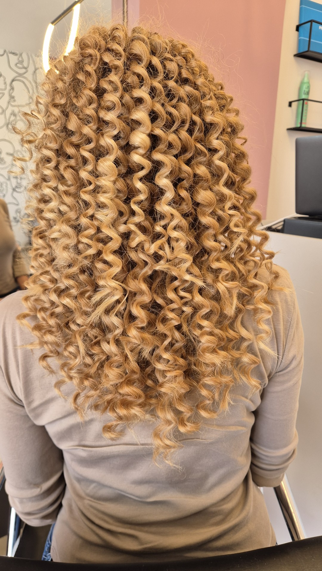 Honey #podgorica Uvijanje, lokne i talasi Afro lokne - duga kosa