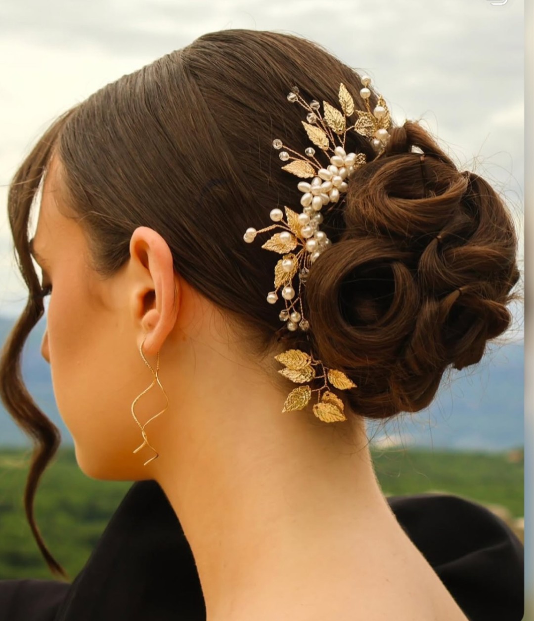 Svečana frizura - jednostavna - Bloom Beauty Centar, Podgorica Svečane i frizure za svadbu Frizerski saloni Svečane i frizure za svadbu, Podgorica, Centar