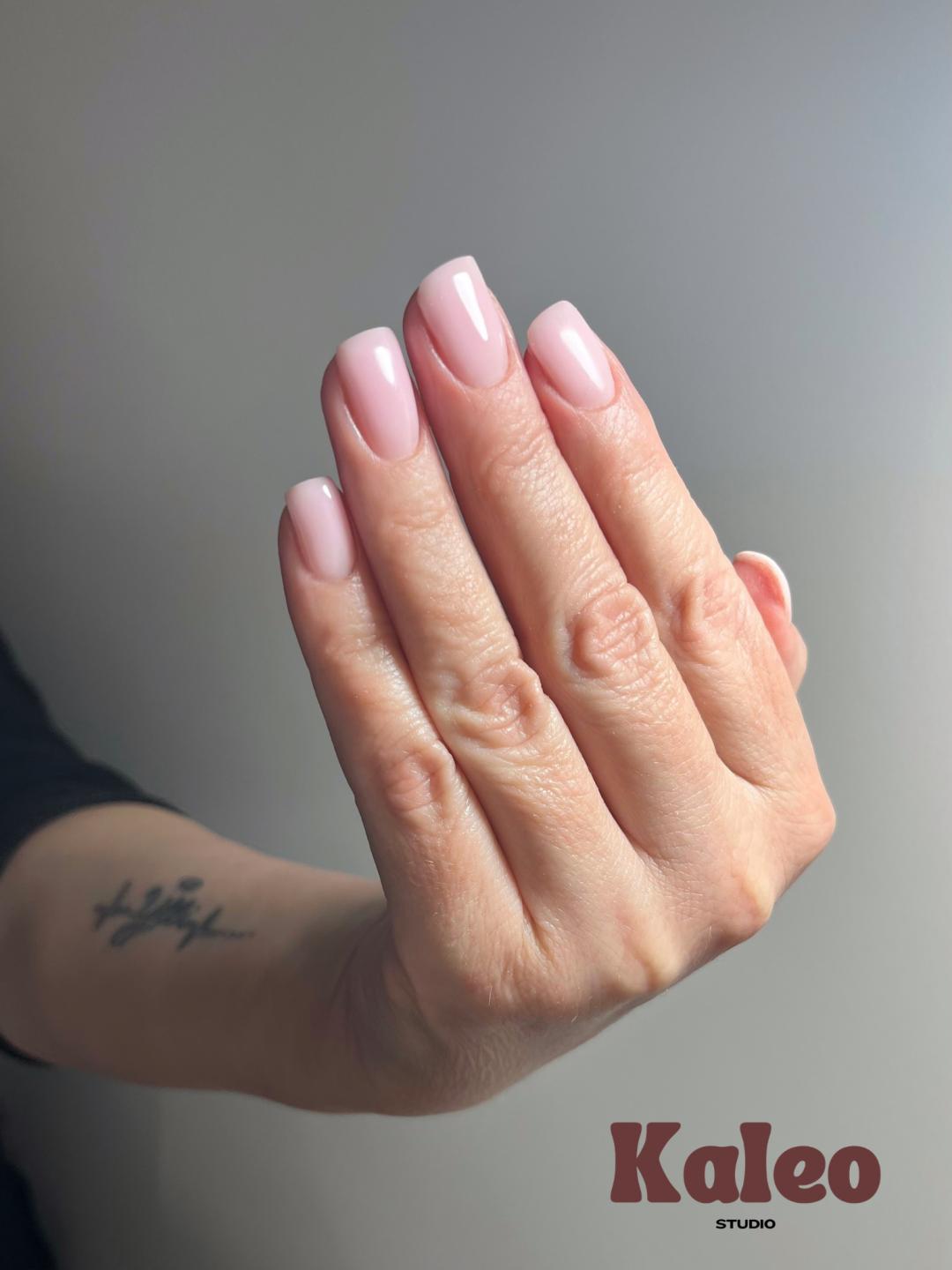 Studio Kaleo #podgorica Njega i ojačavanje kose Ojačavanje noktiju rubber bazom