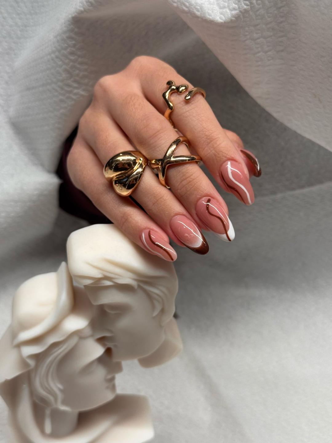 Akademija za estetiku i kozmetologiju Sara #podgorica Izlivanje noktiju Izlivanje noktiju gelom - L dužina