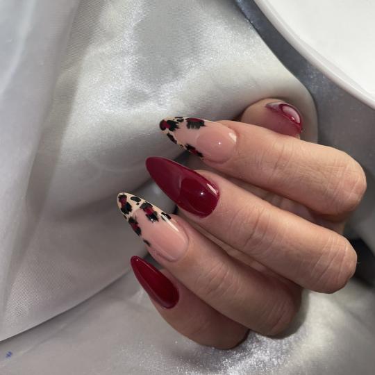 Honey #podgorica Izlivanje noktiju Izlivanje noktiju gelom - L dužina