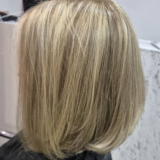 Honey #podgorica Ombre, sombre, balayage Balayage + toniranje + feniranje - srednja dužina kose