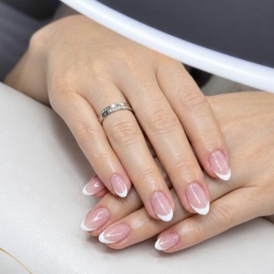 Bloom Beauty Centar #podgorica Manikir Manikir + trajni lak 💅 Nika Nail Professional — kvalitet