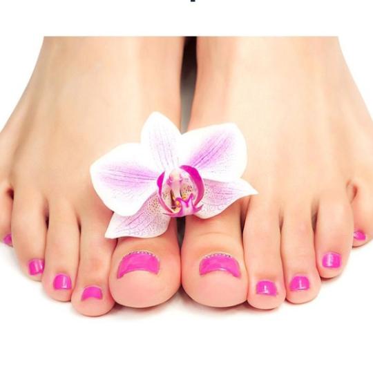 Nimfa #kotor Manikir Pedikir + refleksologija stopala 👣 PEDIKIR + refleksologija – Njega i dugo