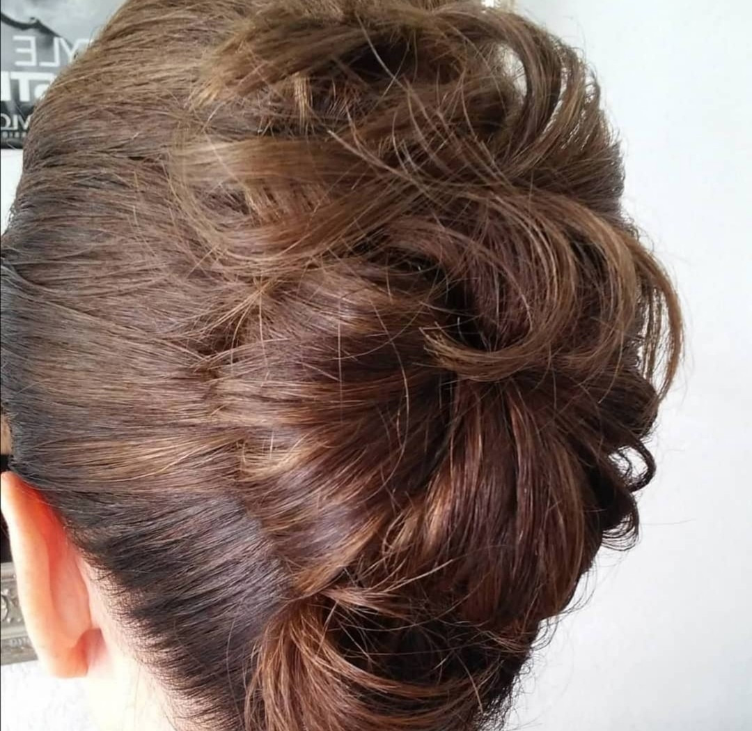 Frizersko kozmeticki salon Alex #podgorica Pletenice, kike, punđe Punđa - sve dužine