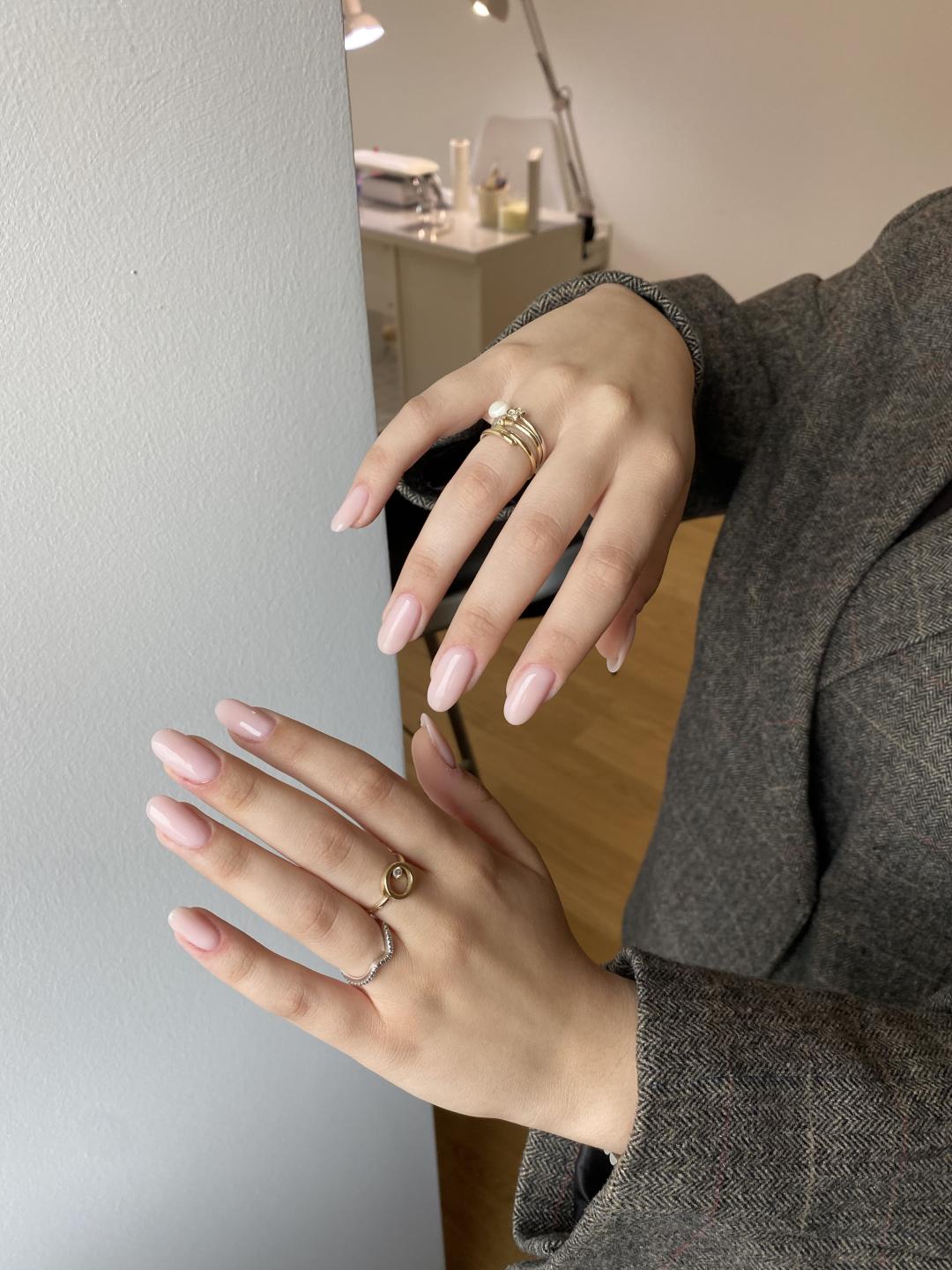 Glossed Beauty #podgorica Ojačavanje noktiju Ojačavanje noktiju gelom