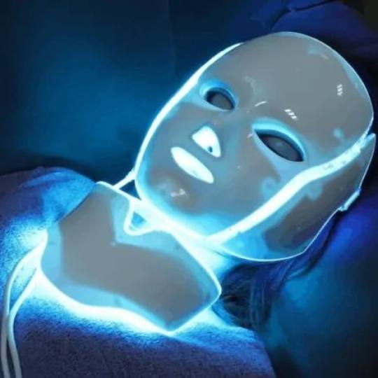 Modni studio Maja #podgorica Tretman lica LED maska Tretman LED maskom, poznatiji kao fototerapija z