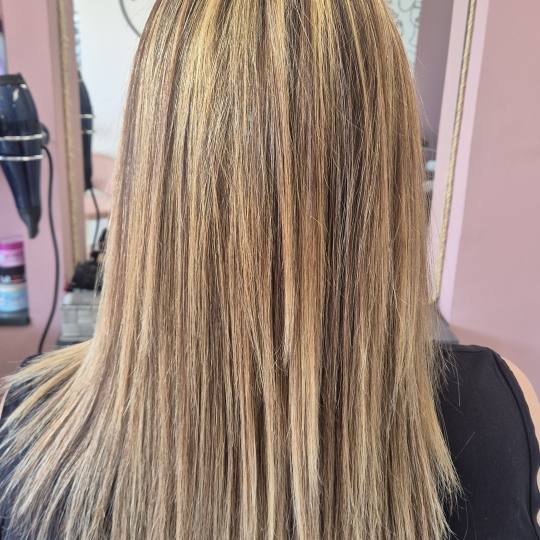 Honey #podgorica Ombre, sombre, balayage Balayage + toniranje + feniranje - srednja dužina kose Omb
