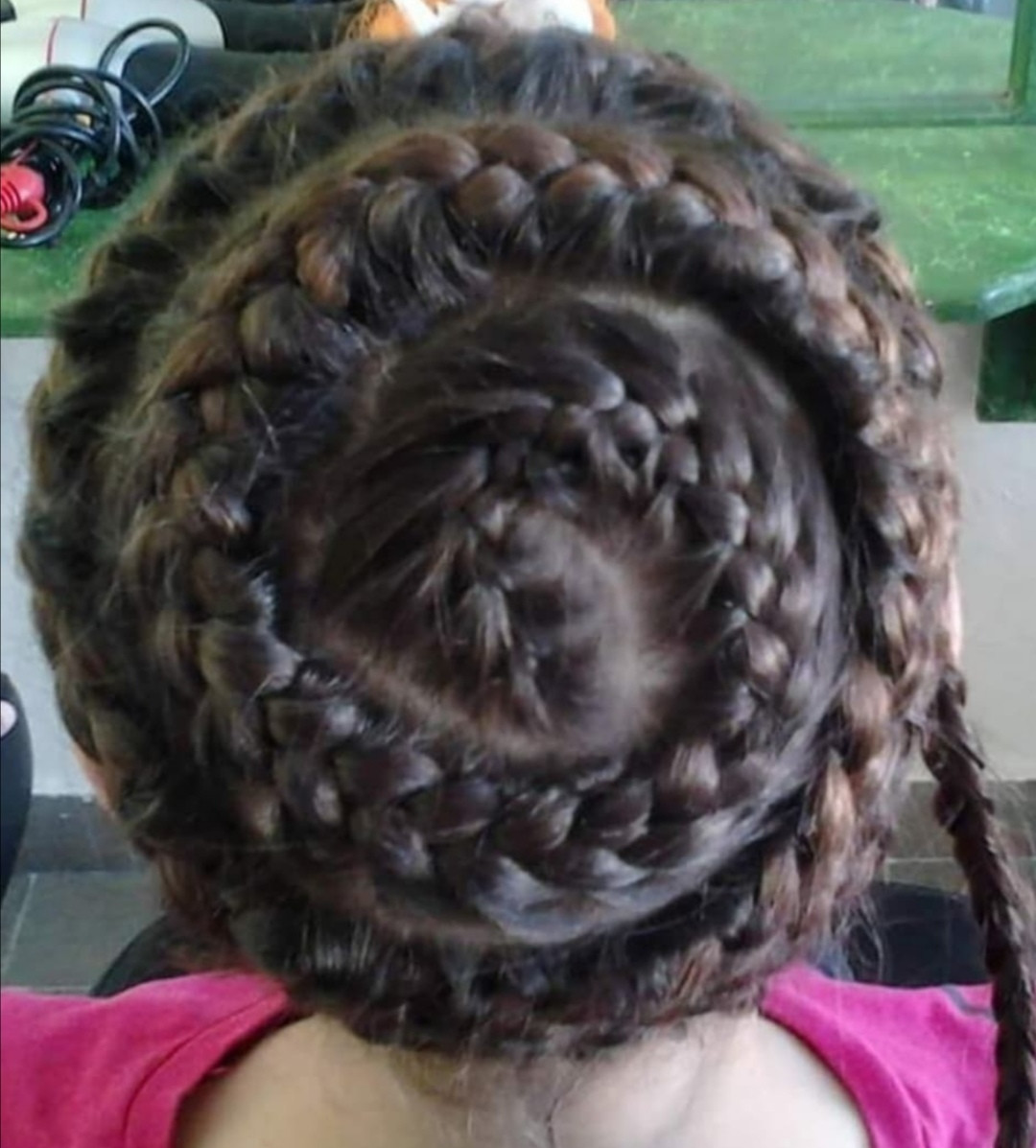 Frizersko kozmeticki salon Alex #podgorica Pletenice, kike, punđe Pletenice pojedinačne - cijela kosa