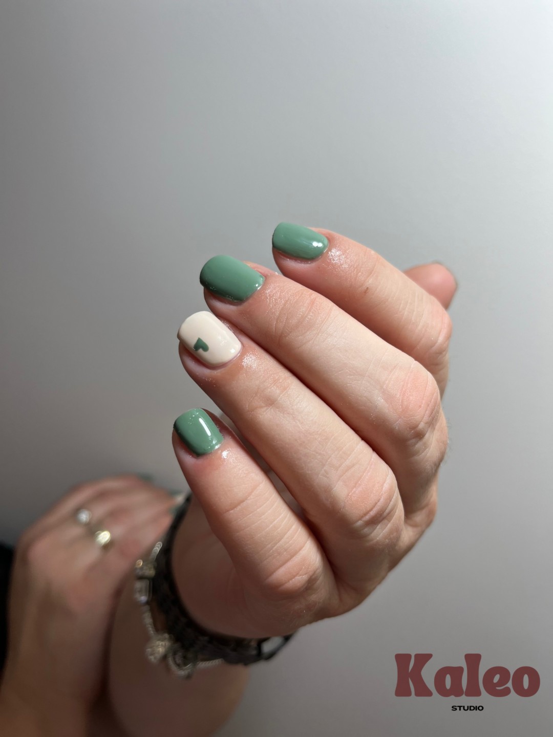 Studio Kaleo #podgorica Manikir Trajni lak - ruke