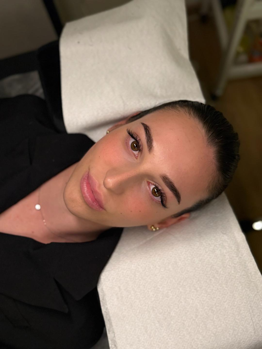 Glossed Beauty #podgorica Trepavice Klasik 1:1