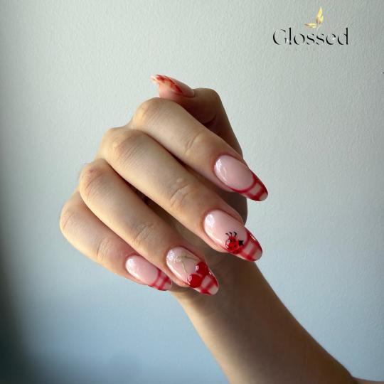Glossed Beauty #podgorica Izlivanje noktiju Izlivanje noktiju gelom - S / M dužina