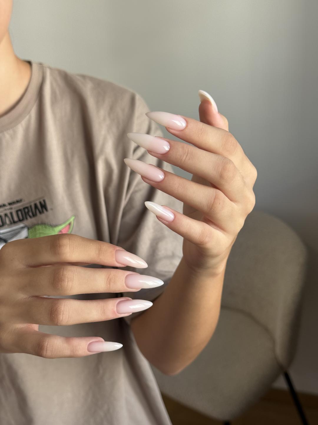 Glossed Beauty #podgorica Ojačavanje noktiju Ojačavanje noktiju gelom