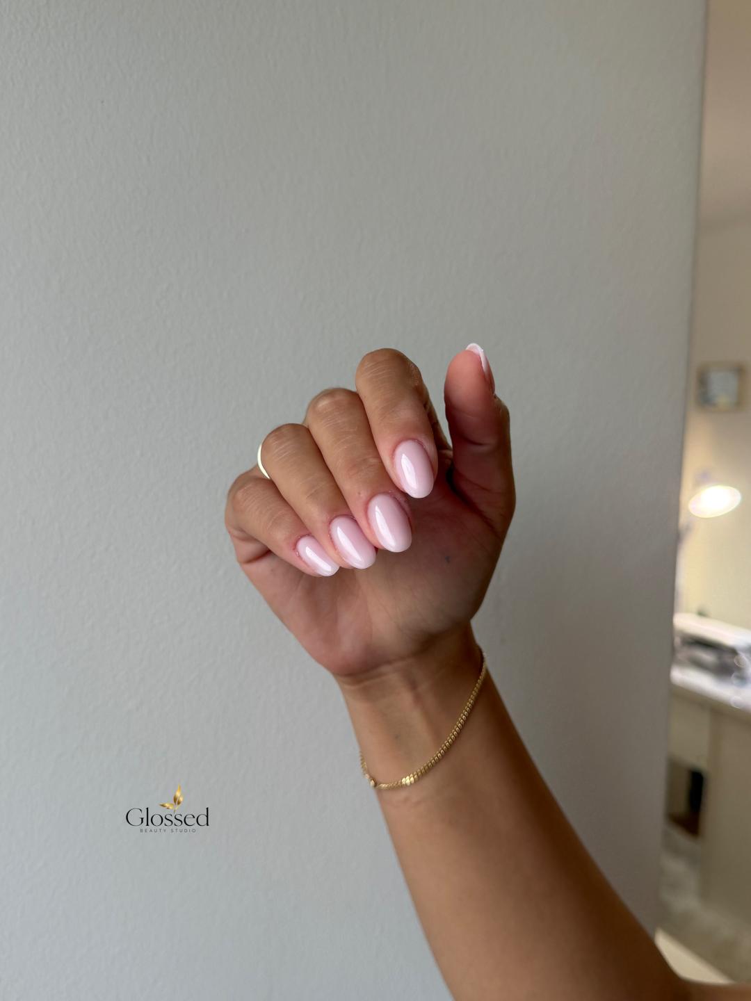 Glossed Beauty #podgorica Ojačavanje noktiju Ojačavanje noktiju gelom