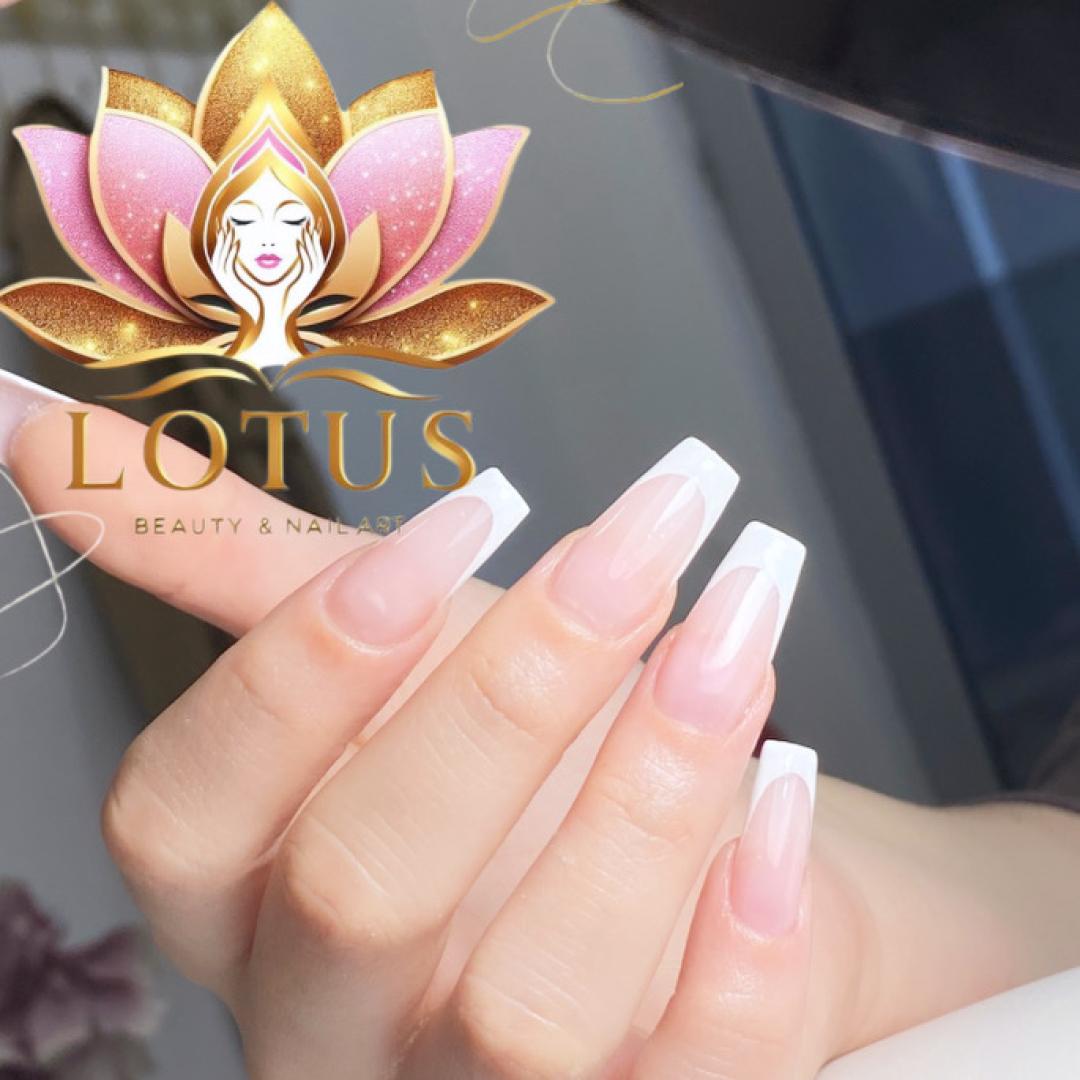 Lotus Beauty & Nail art #podgorica Izlivanje noktiju Izlivanje noktiju gelom - L dužina