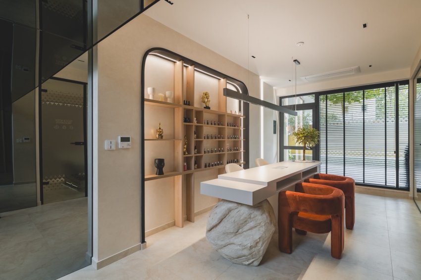 Kozmetički salon Akademija za estetiku i kozmetologiju Sara Podgorica